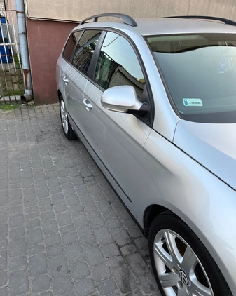Volkswagen Passat cena 13500 przebieg: 284700, rok produkcji 2005 z Kielce małe 781